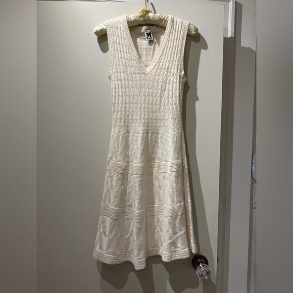 Missoni Designer Sleeveless V-Neck Knit Cream Mini Dress - Picture 2 of 7